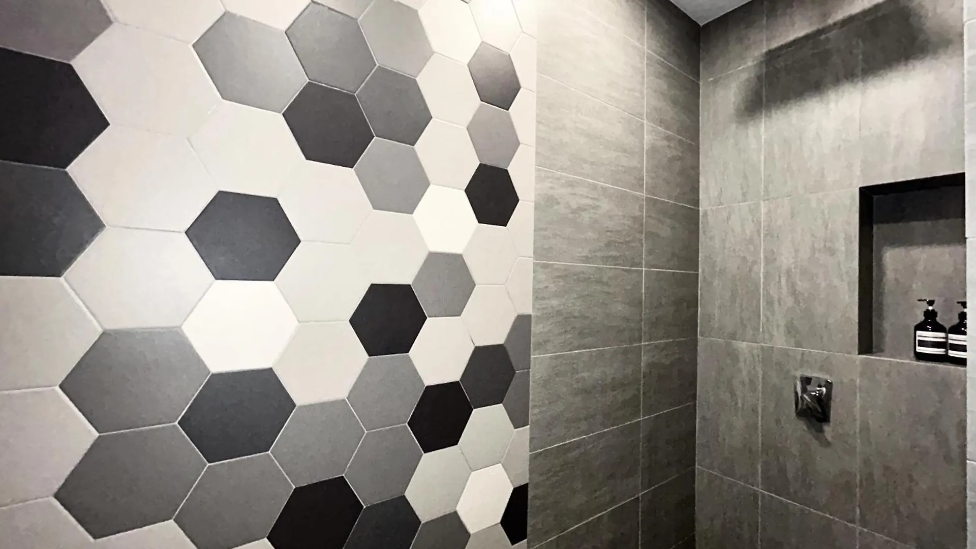 Ceylonz Suites By Manhattan Group クアラルンプール 0*,  マレーシア