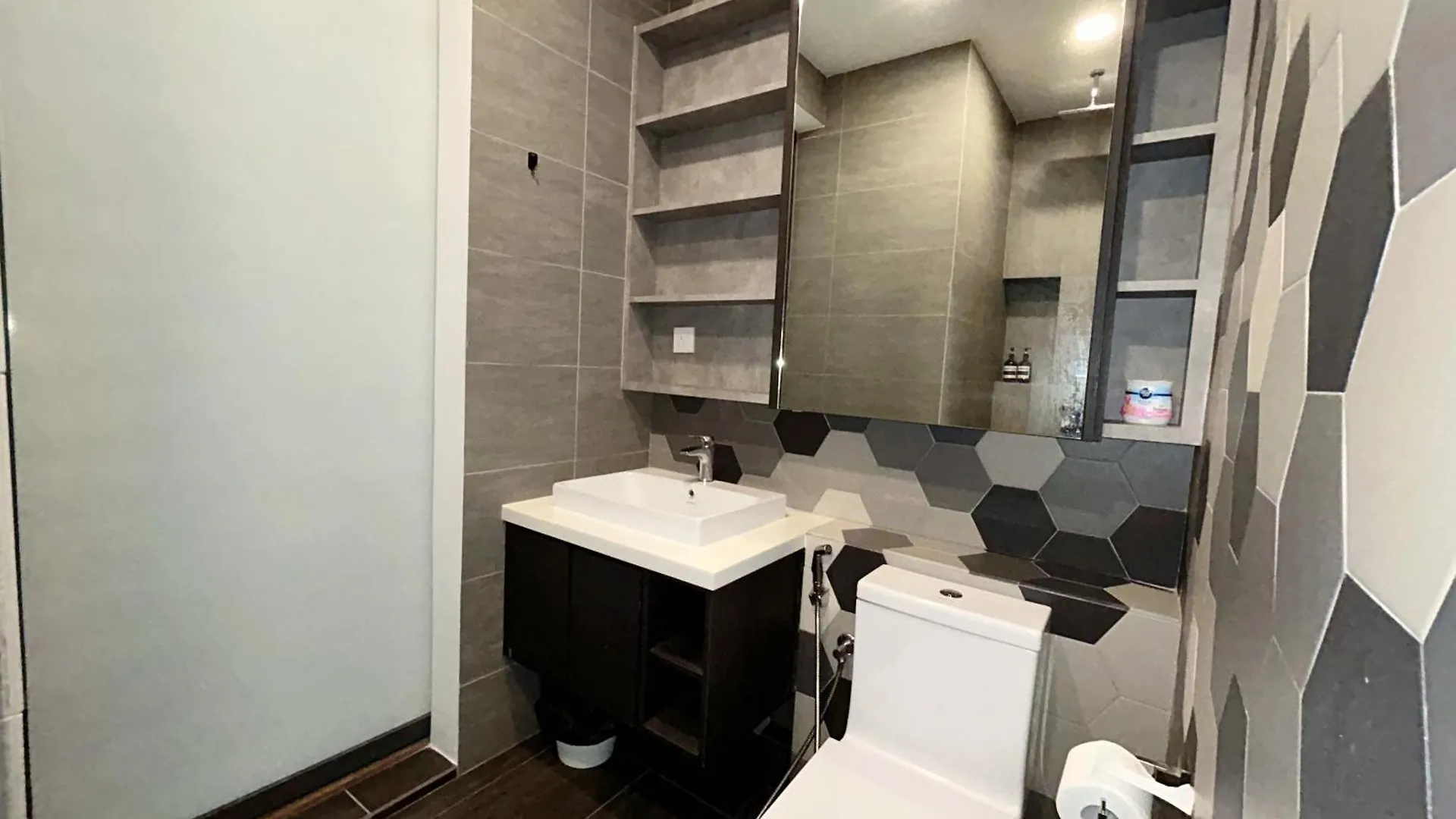 Ceylonz Suites By Manhattan Group クアラルンプール 0*,